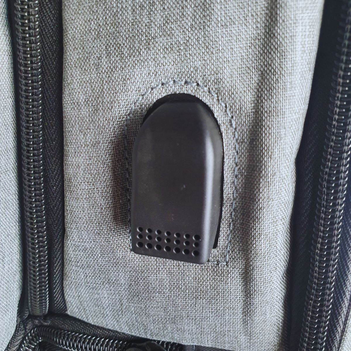 Mochila Antifurto Impermeável Cinza Usb Com Trava E Código